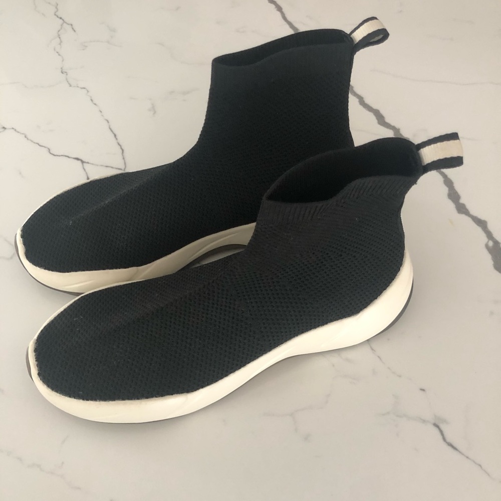 BALENCIAGA SPEED TRAINER LOOK ALIKE